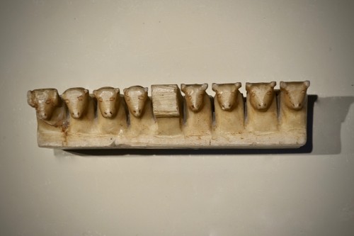 Votive alabaster sculpture - South Arabia, III-IV century AD - 