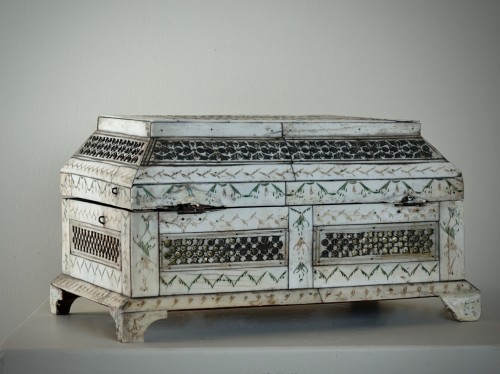 Russian Carved bone table box - XVIII century - Objects of Vertu Style 