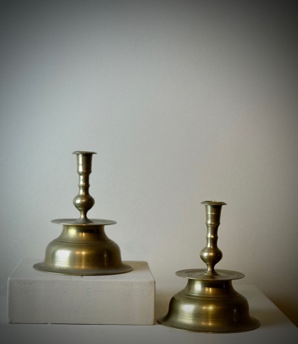 Lighting  - Pair of brass candlesticks - Germany 17th  century