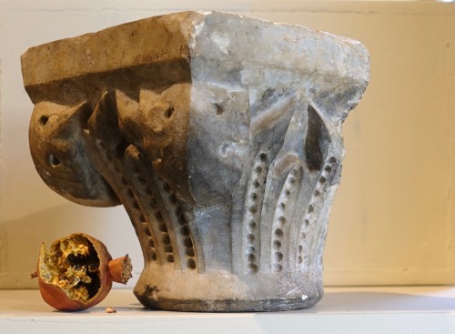 Petit chapiteau en marbre à décor végétale - Toscane, XIV siècle - Dei Bardi Art