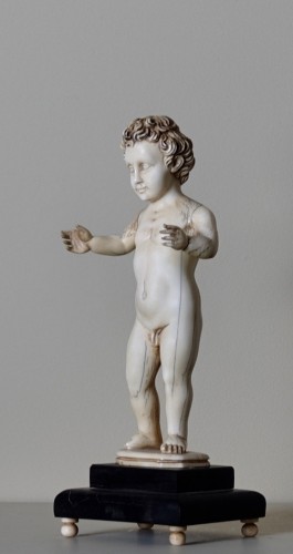 Ivory figure of Infant Jésus - Indo-Portuguese, first half of 18th century - 