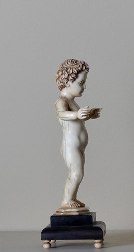 18th century - Ivory figure of Infant Jésus - Indo-Portuguese, first half of 18th century