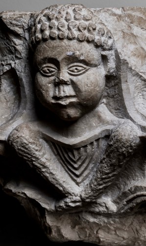 Moyen Âge - Chapiteau roman à décor de quatre bustes d'Africains - Italie du Sud, XIII siècle