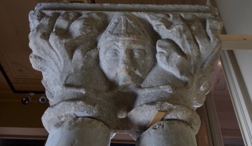 Moyen Âge - Paire de chapiteaux doubles de cloître sur deux colonnes - Toulouse, XIV siècle