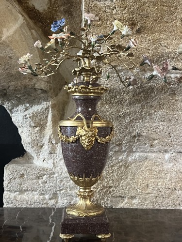 Decorative Objects  - Pair of porphyry vase