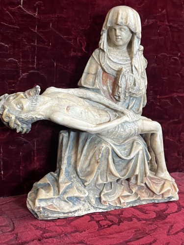 Vierge de pitié en marbre vers 1380 - Sculpture Style 
