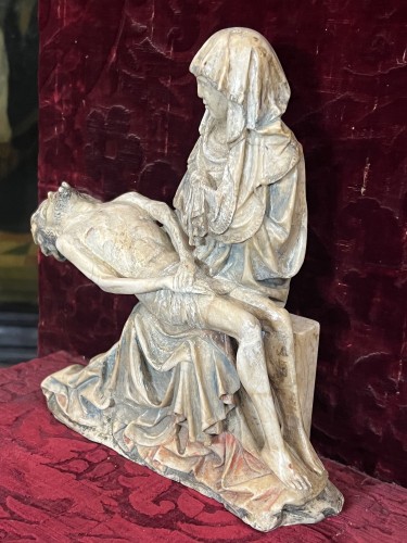 Sculpture  - Vierge de pitié en marbre vers 1380