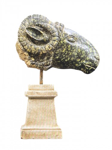 Head ram in green porphyry 