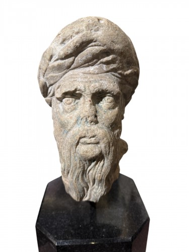 Tete en marbre représentant Saladin