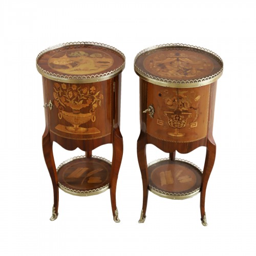Deux tables de salon tripodes du 19e siècle, modèle de TOPINO