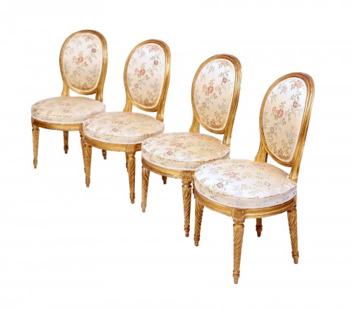 Suite de quatre chaises Louis XVI