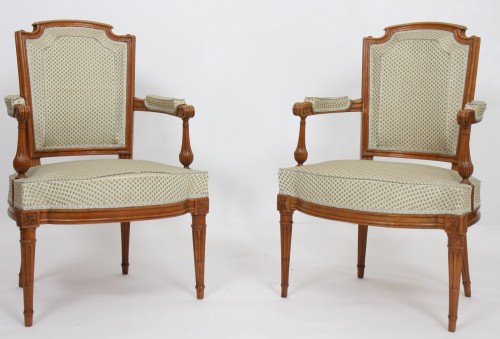 Pair of Louis XVI armchairs in natural wood - Seating Style Louis XVI