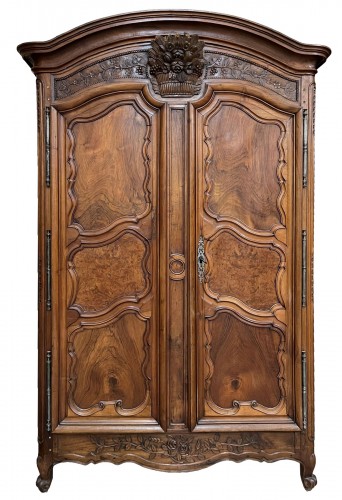 Louis XV Provençal Armoire de mariage