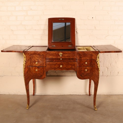 Louis XV dressing table, model of BOUDIN - Furniture Style 