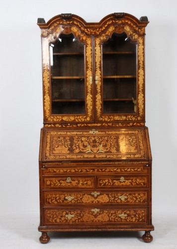Important meuble deux corps hollandais du XVIIIe siècle - Mobilier Style 