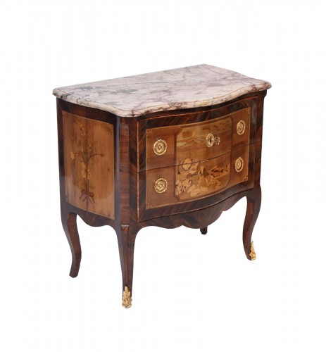 Petite commode sauteuse marquetée Louis XV