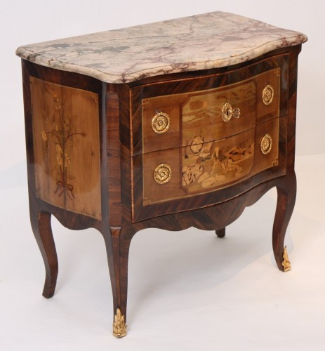 Petite commode sauteuse marquetée Louis XV - Mobilier Style 