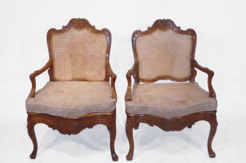 Paire de fauteuils à dossier plat, XIXe siècle