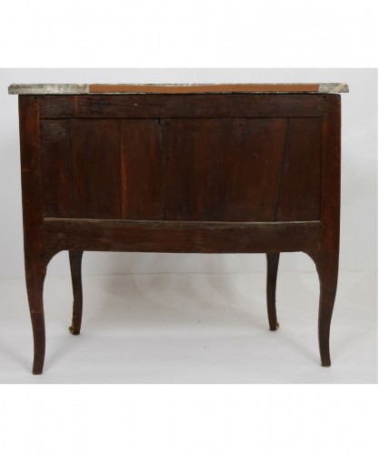 Petite commode marquetée Louis XV  Estampille de Lapie - Denoyelle antiquités