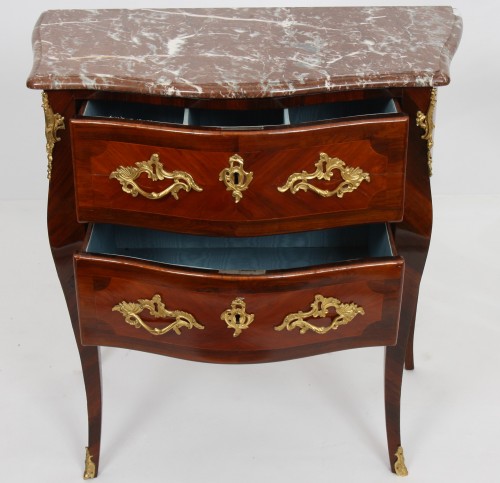 Mobilier Commode - Petite commode sauteuse Louis XV en bois de rose et palissandre