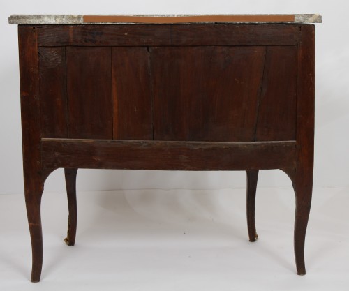 Petite commode sauteuse Louis XV en bois de rose et palissandre - Denoyelle antiquités