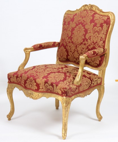 Sièges Fauteuil & Bergère - Paire de dossiers plats de château en bois doré du 18e siècle