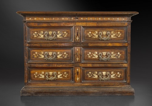 Commode, Italie du Nord du 17e siècle - Mobilier Style 