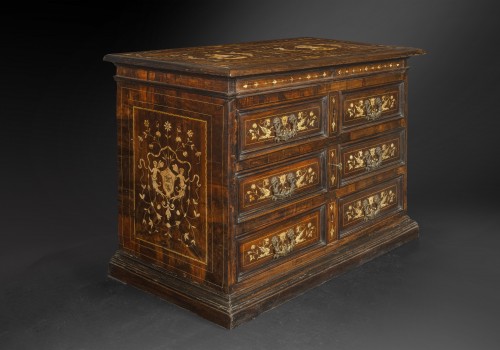 Commode, Italie du Nord du 17e siècle - Desmet Galerie
