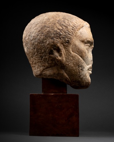  - Tête d'homme en marbre de l'époque romaine antique