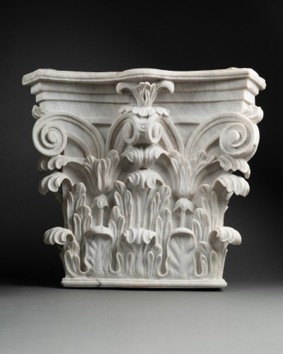 Pair Relief Capitals - 