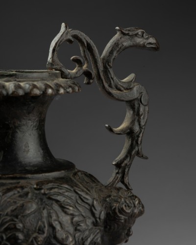  - Paire de vases de bronze,  du Nord vers 1650–1750