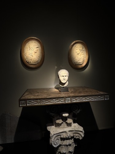 Paire de reliefs  Alexandre le Grand & Olympias - Desmet Galerie