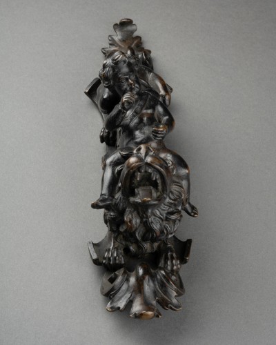 Flemish bronze fitting, Putto on a lion - Sculpture Style 