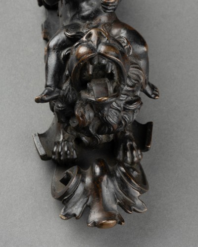 Flemish bronze fitting, Putto on a lion - 