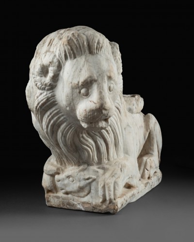 Sculpture  - Marble Recumbant lions