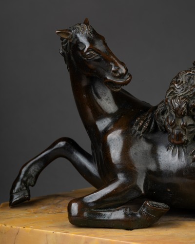 XIe au XVe siècle - Lion attaquant un cheval