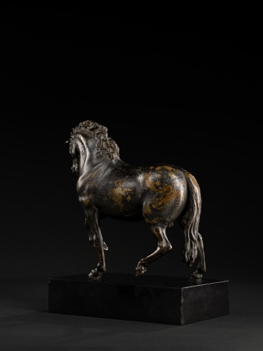 XVIIe siècle - Étalon au pas amblé et étalon cabré exécutant des mouvements de manège