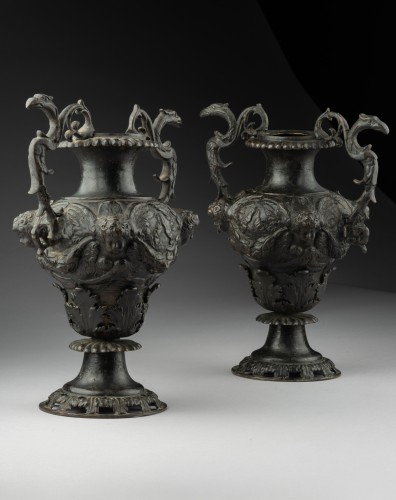 XVIe siècle et avant - Paire de vases