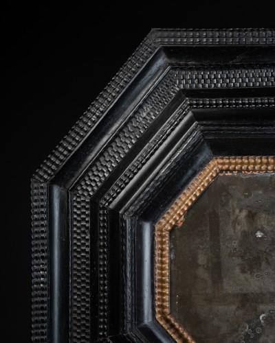 Ebonised Octagonal Frame, Italy 17th Century - 