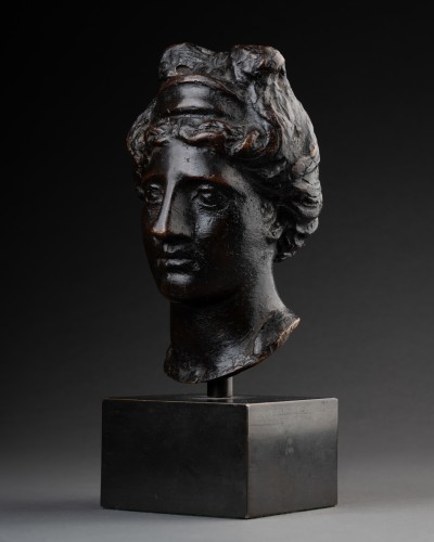 Bust of a young woman after the antique - Sculpture Style 