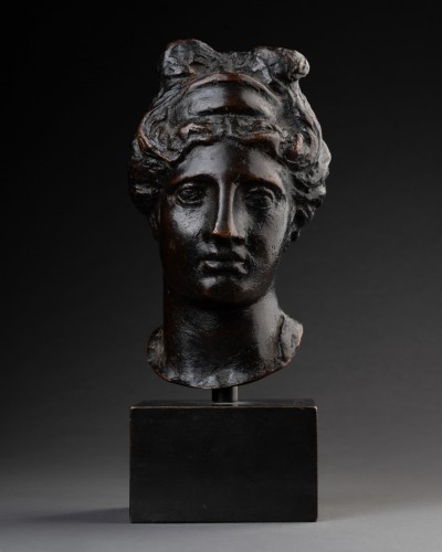 Antiquités - Bust of a young woman after the antique
