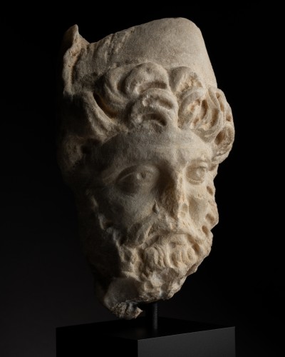 Antiquités - Head of a Dacian