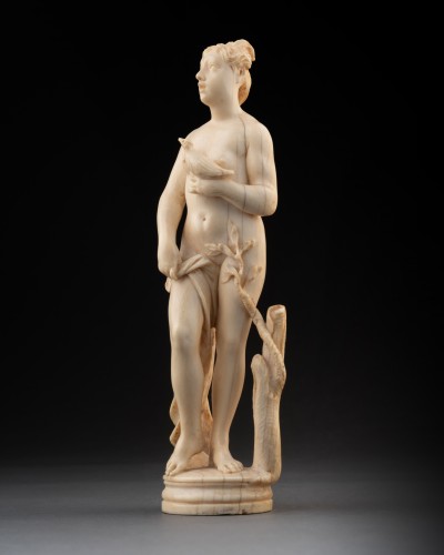 Sculpture  - Ivory figurine of Eve