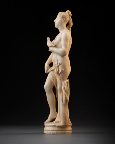 Ivory figurine of Eve - 