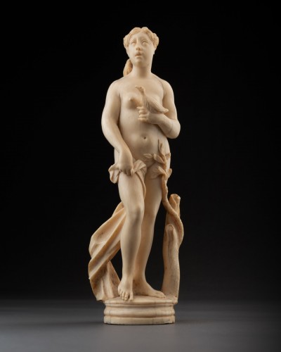 Antiquités - Ivory figurine of Eve