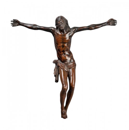 Crucifix au Christ vivant