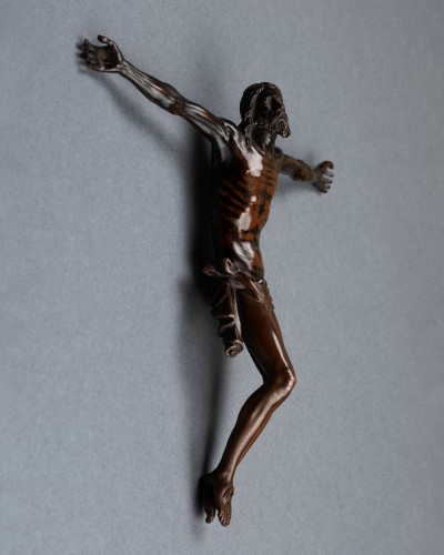 Sculpture Sculpture en Bronze - Crucifix au Christ vivant