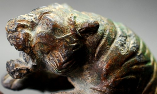 Statuette en plomb-bronze représentant un tigre, 2e siècle ap JC - 