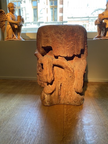  - Hercules’ Stool