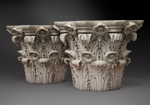 Pair of marble capitals, Italy 18th century - 